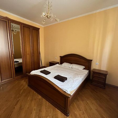Central House Lviv Kültér fotó