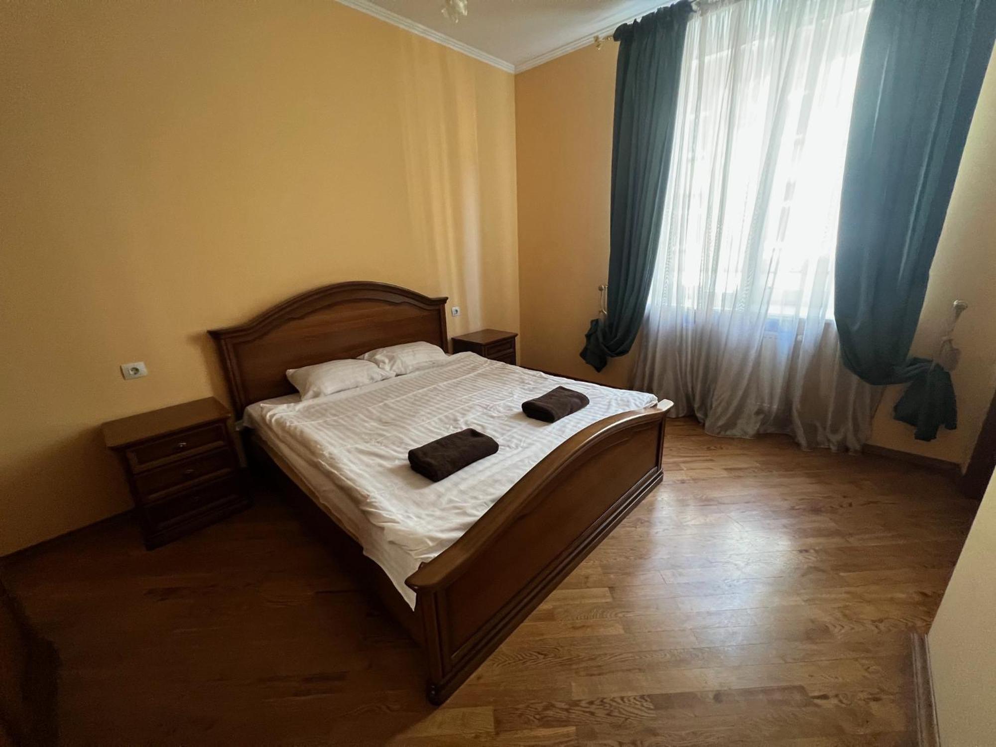 Central House Lviv Kültér fotó